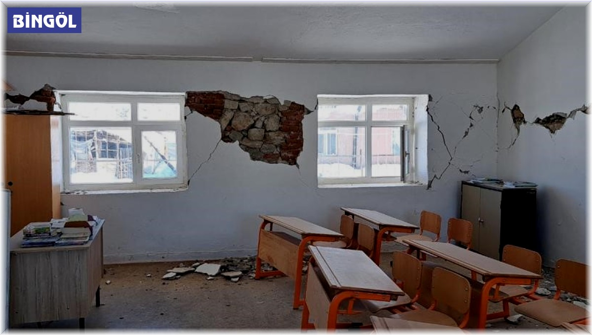 Depremde hasar gören iki okulda taşımalı eğitime geçildi