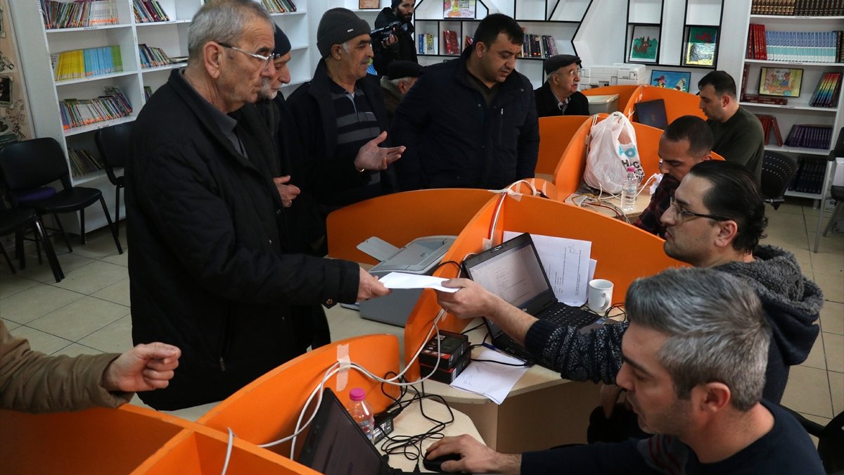 Depremde hasar gören yapılarla ilgili iki günde 4 bin 759 itiraz başvurusu yapıldı