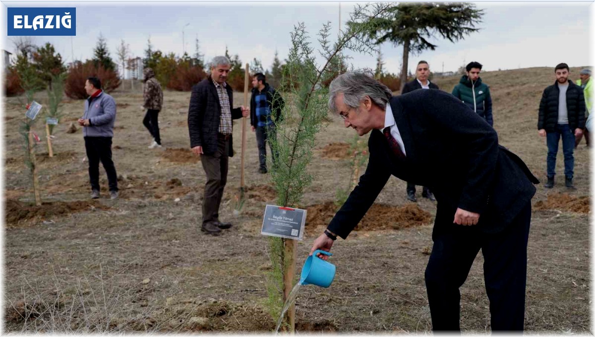 Depremde hayatını kaybeden öğrenciler anısına fidan dikildi