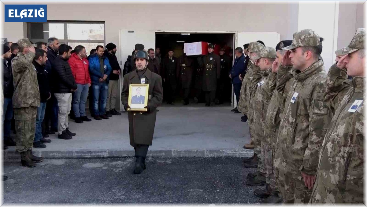 Depremde hayatını kaybeden uzman çavuş ve eşi son yolculuğuna uğurlandı