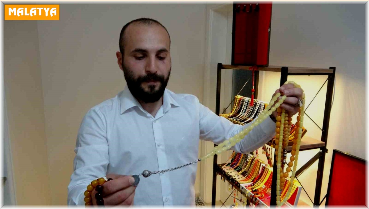 Depremde ilk işi milyonluk tesbihlerini kurtarmak oldu