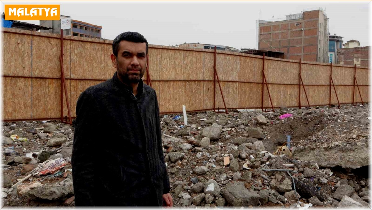 Depremde iş yeri yıkılan esnaf gelecek için umutlu