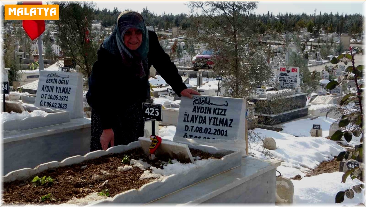 Depremde oğlunu, gelinini ve torunlarını kaybeden yaşlı kadın mezarlıktan ayrılamıyor