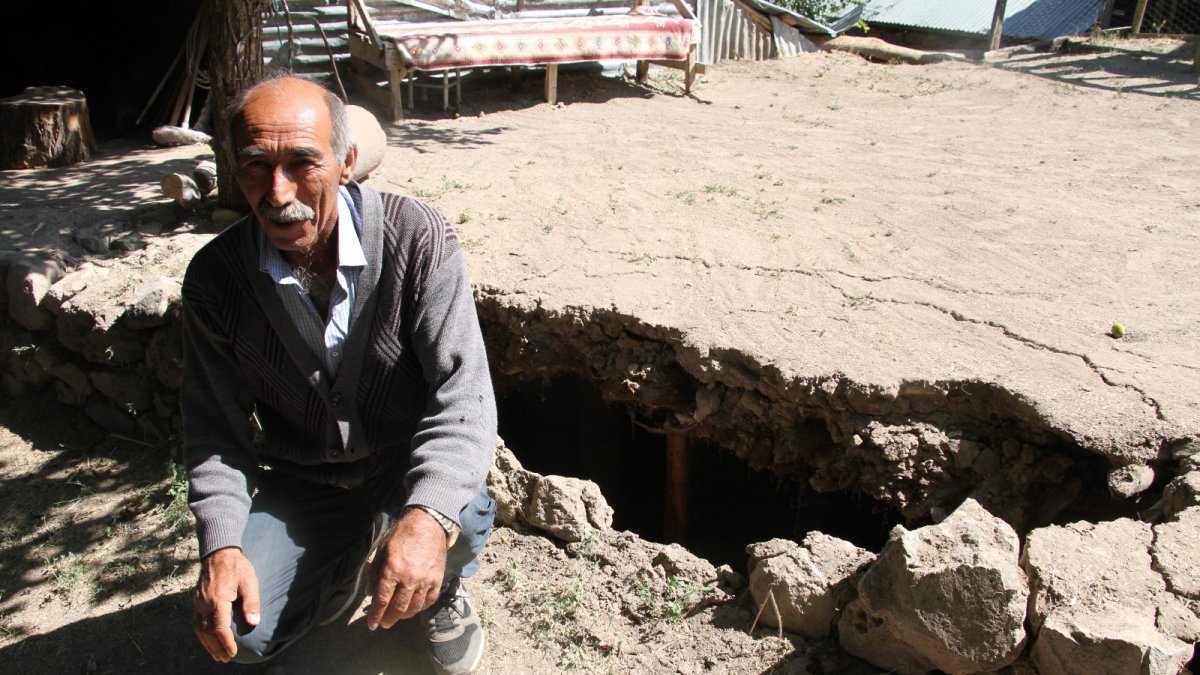 Depremde ölümden döndü, çocuklarını kurtardı, kendini ahırda buldu