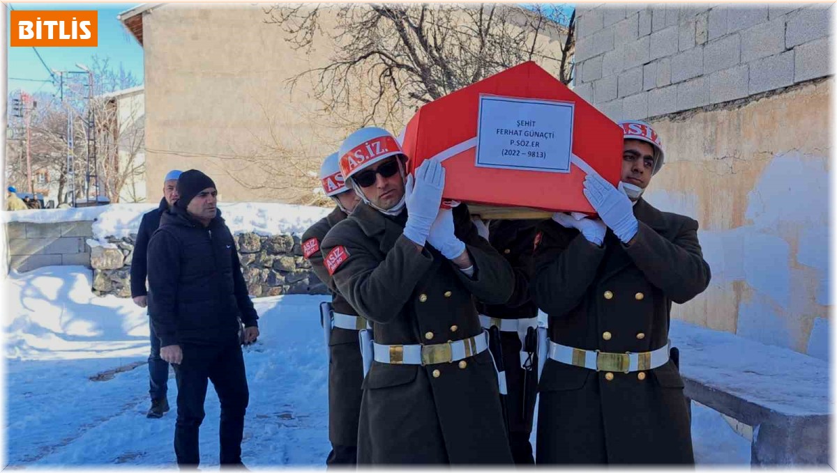 Depremde şehit düşen sözleşmeli er toprağa verildi