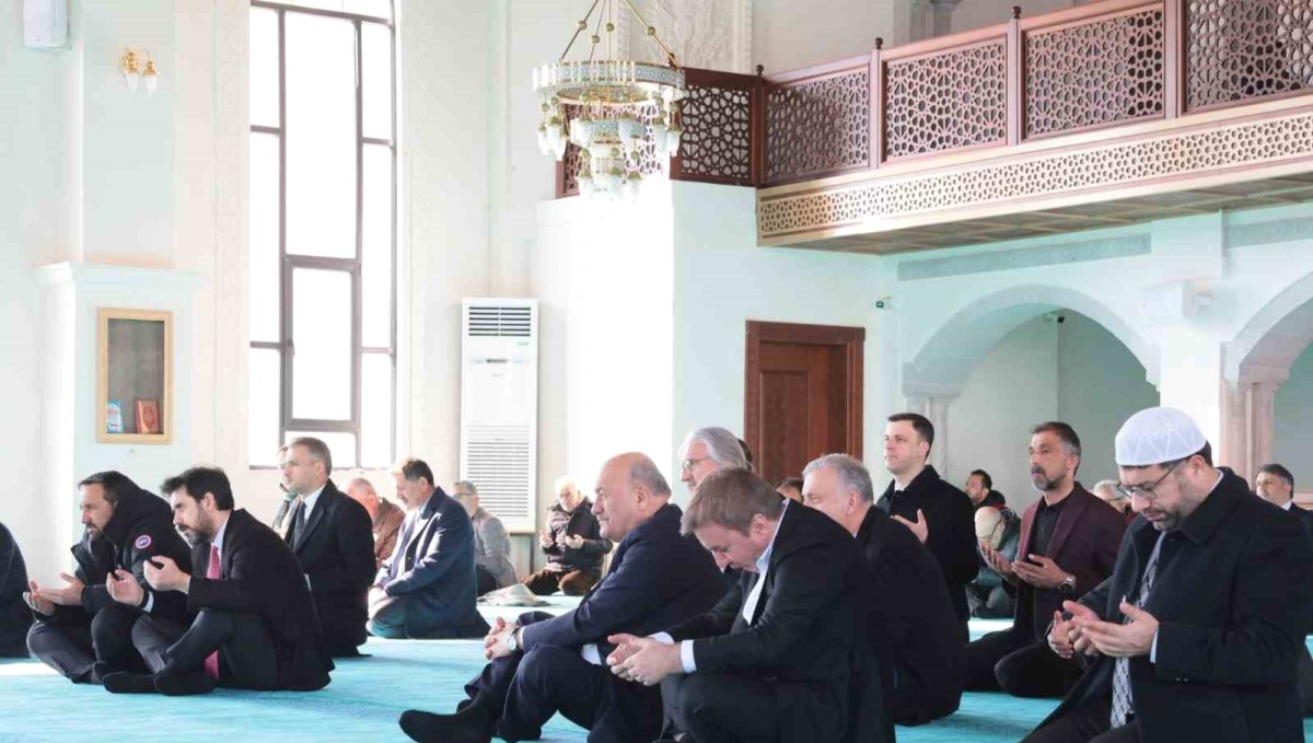 Depremde vefat edenler Mevlid programıyla anıldı