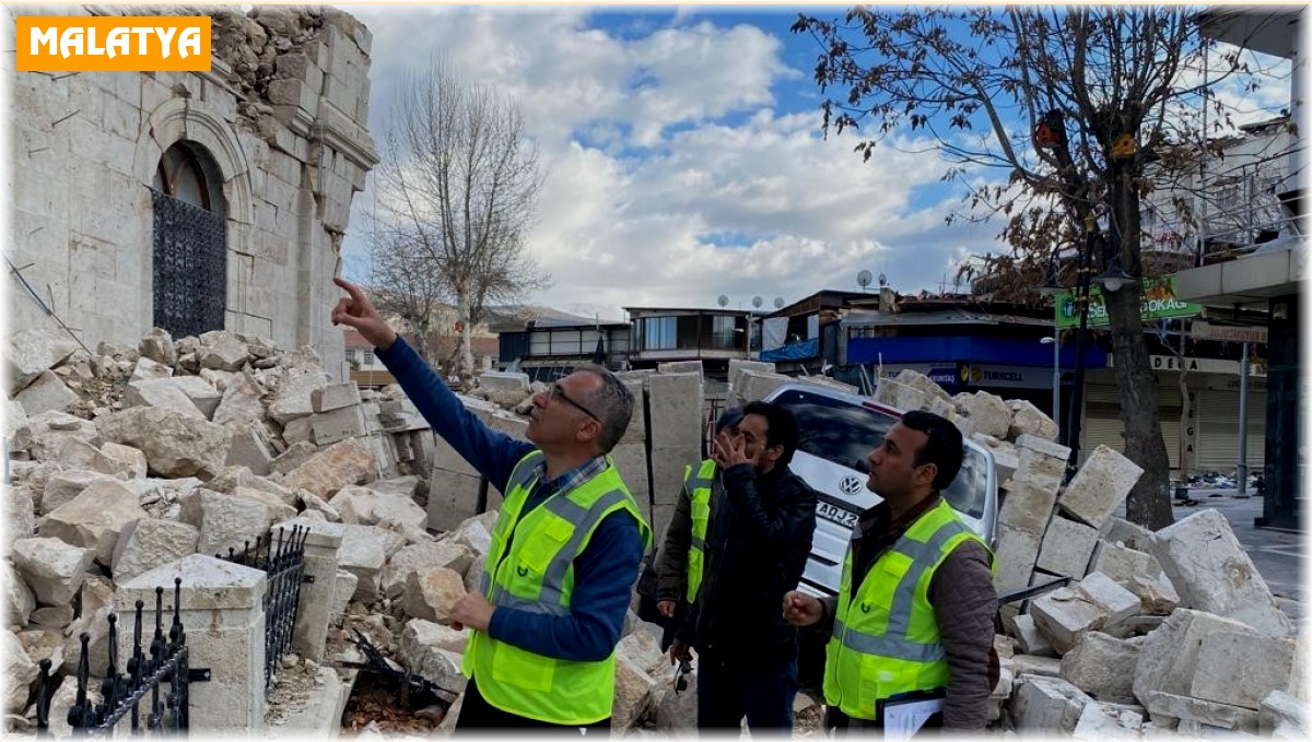 Depremde yıkılan asırlık Teze Cami restore edilecek
