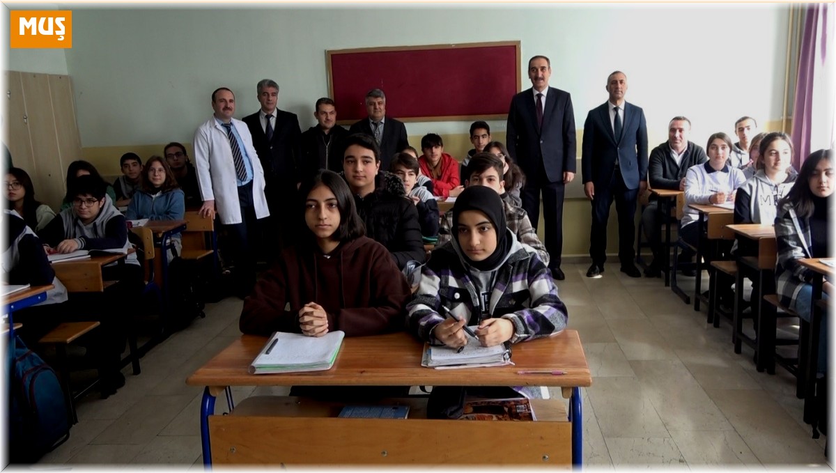 Depremden etkilenen 558 öğrenci Muş'ta eğitime başladı