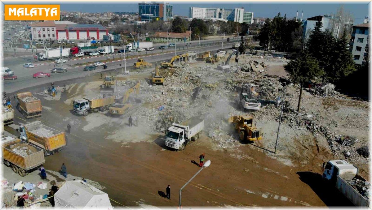 Depremin 21'inci gününde enkaz çalışmaları havadan görüntülendi
