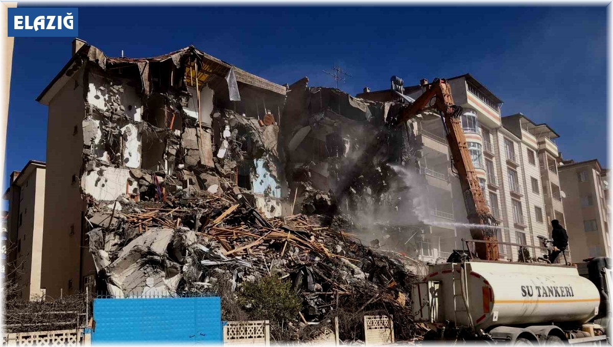 Depremin vurduğu illerden Elazığ'da ağır hasarlı bina sayısı artıyor