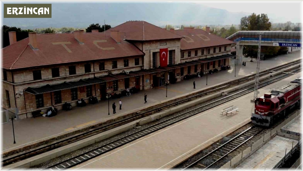 Depremlerin yıkamadığı bina: Erzincan Tren Garı