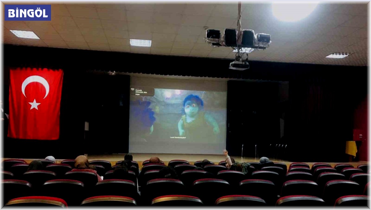 Depremzede çocuklar için film etkinliği düzenlendi