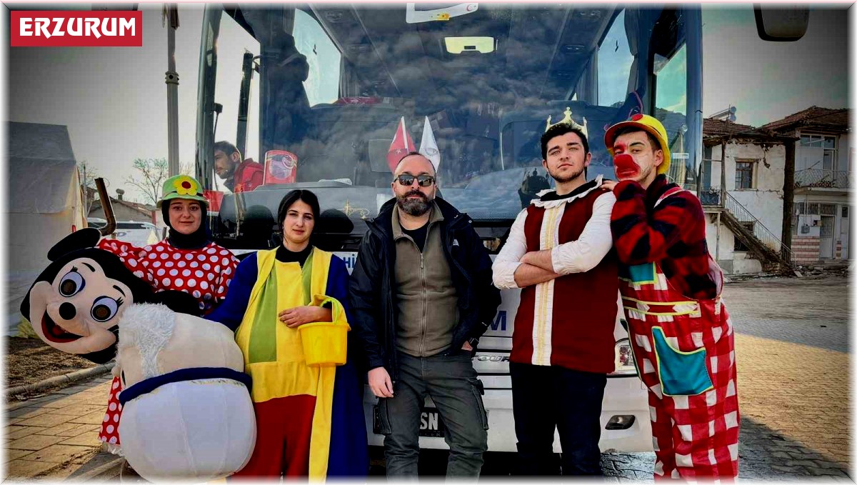 Depremzede çocuklara moral