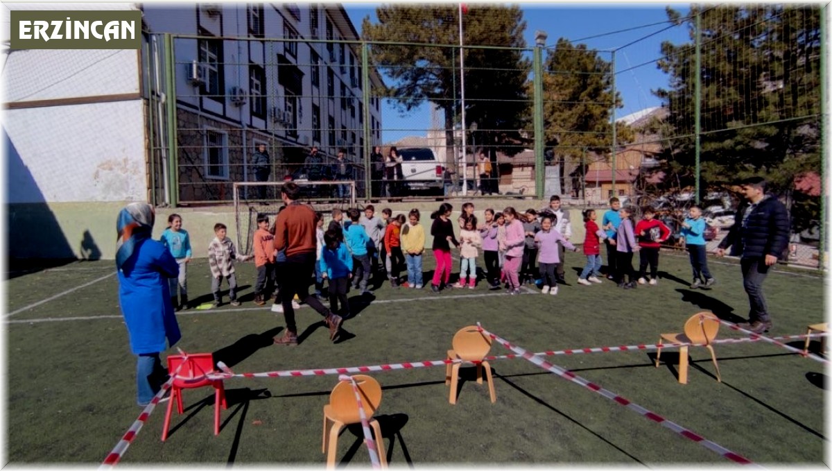 Depremzede çocuklara psikolojik destekler sürüyor