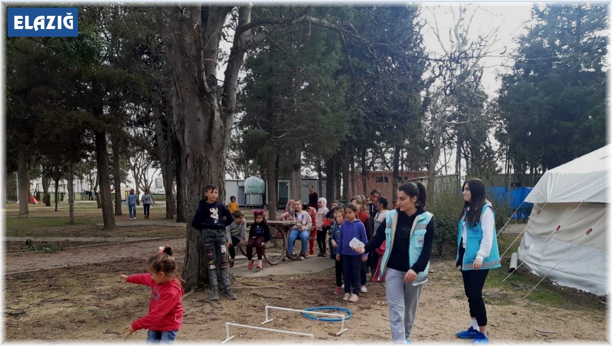 Depremzede çocuklara yönelik sinema saati ve parkur oyunları etkinliği