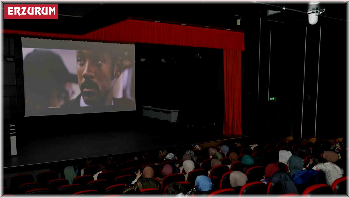 Depremzede öğrenciler için sinema etkinliği düzenlendi