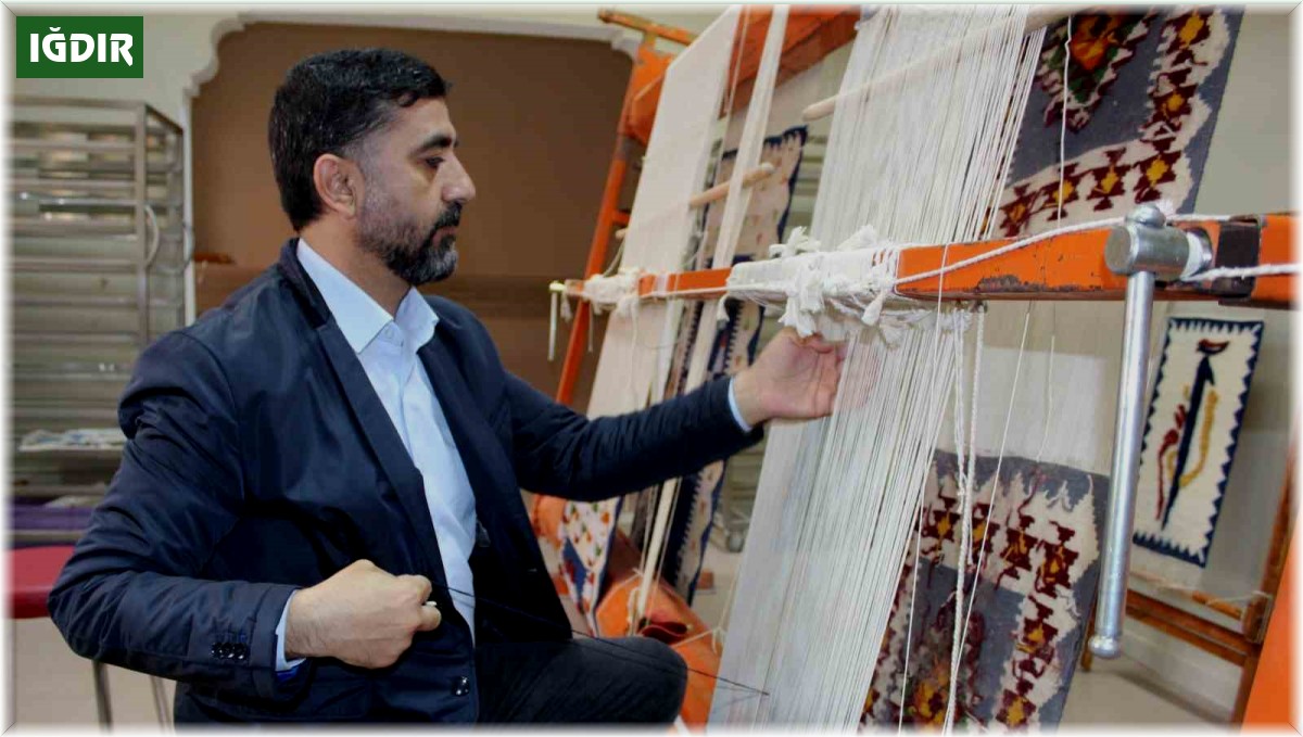 Depremzede sanatçı ve akademisyenden depremde zarar görenler için "Gönül" sergisi