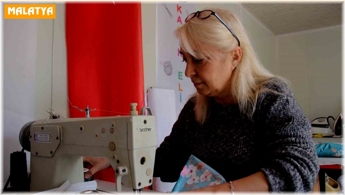 Depremzede terzi, depremzedelere ücretsiz hizmet veriyor