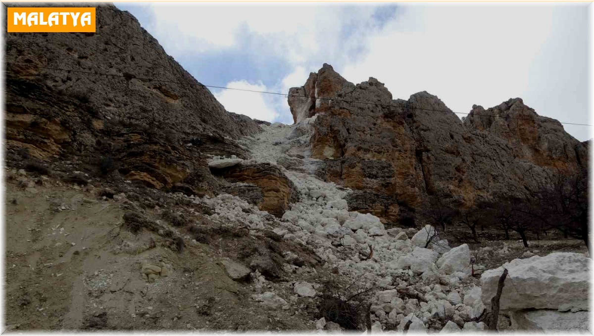 Depremzedeler dehşet anlarını anlattı: "Böyle bir şey görmedik, dağlar bölük bölük bölündü"