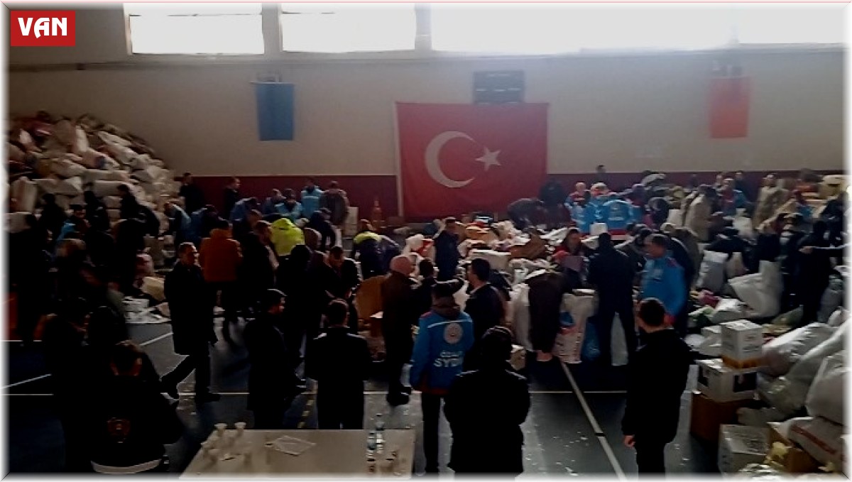 Depremzedeler için 40 tandır yakıldı: Her evde ekmek pişirildi