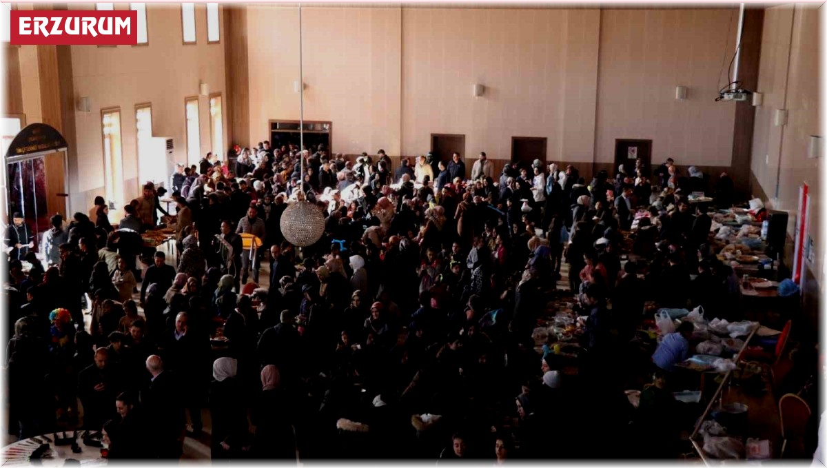 Depremzedeler için hayır çarşısı kurdular