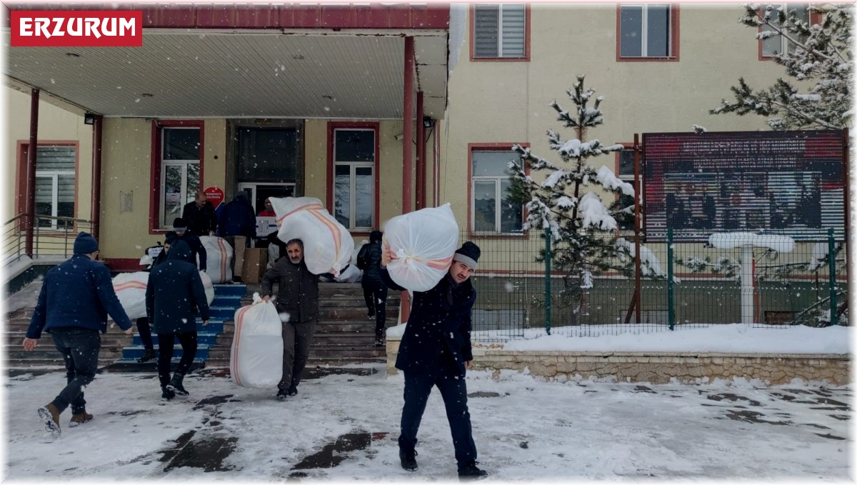 Depremzedeler için herkes yardıma koştu