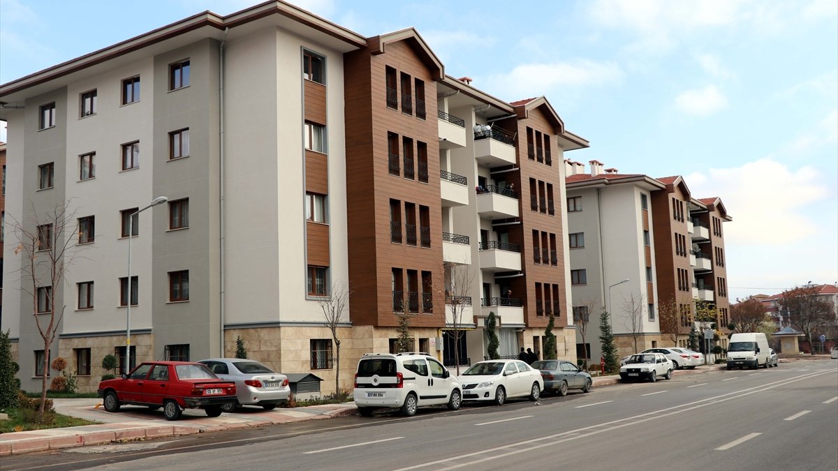 Depremzedeler, yeni yıla sıcak yuvalarında girecek