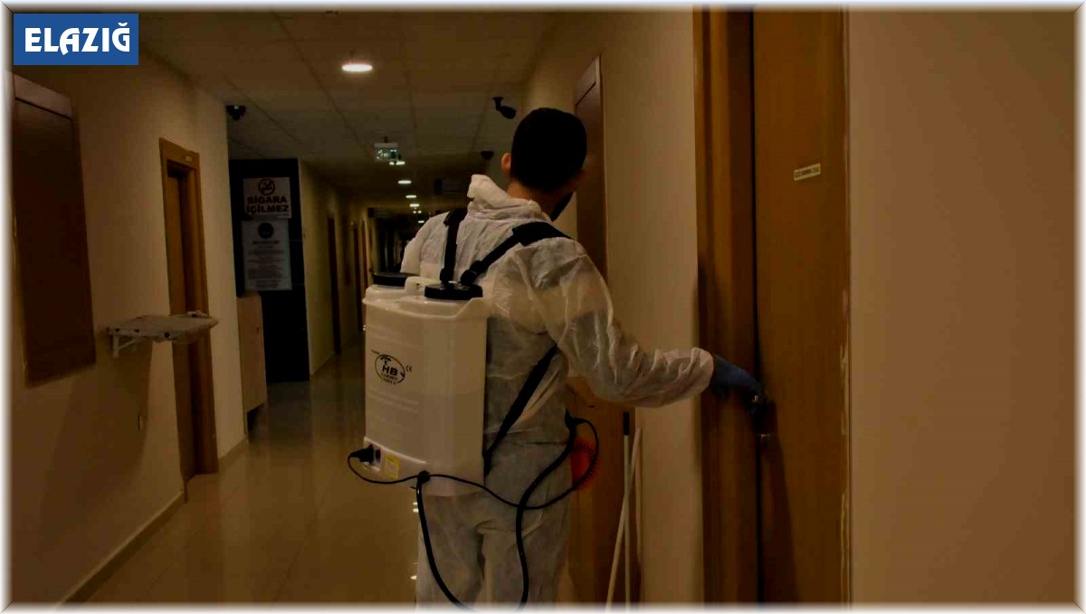 Depremzedelerin konakladığı yurtlarda hijyen çalışmaları