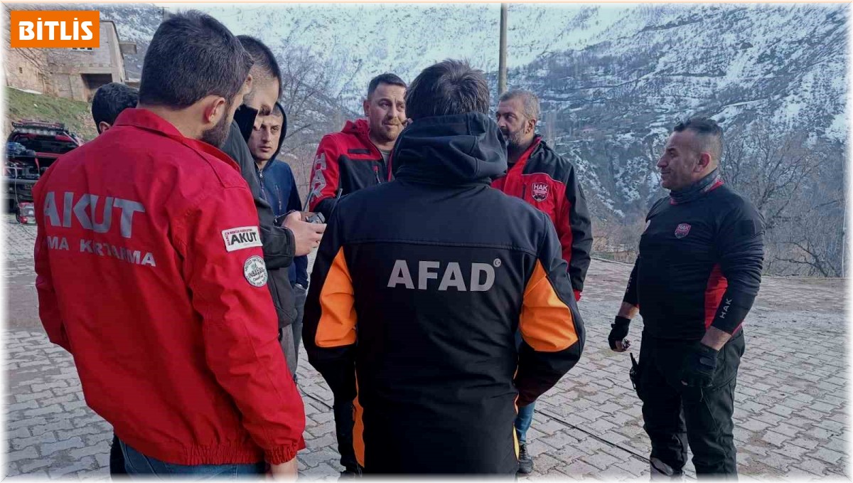 Dere kenarında ceketi ve takma dişleri bulunan 65 yaşındaki adamdan 5 gündür haber alınamıyor