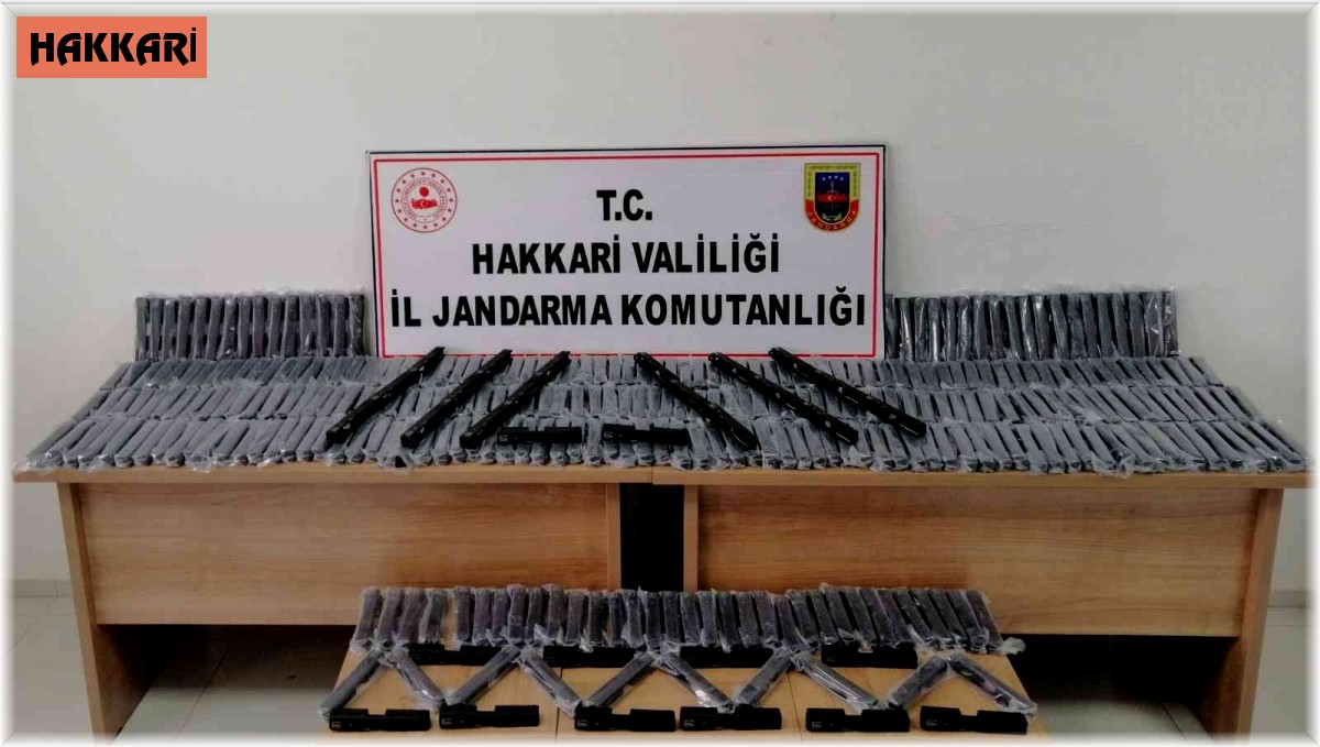 Derecik'te 400 adet tabanca üst kapağı ele geçirildi