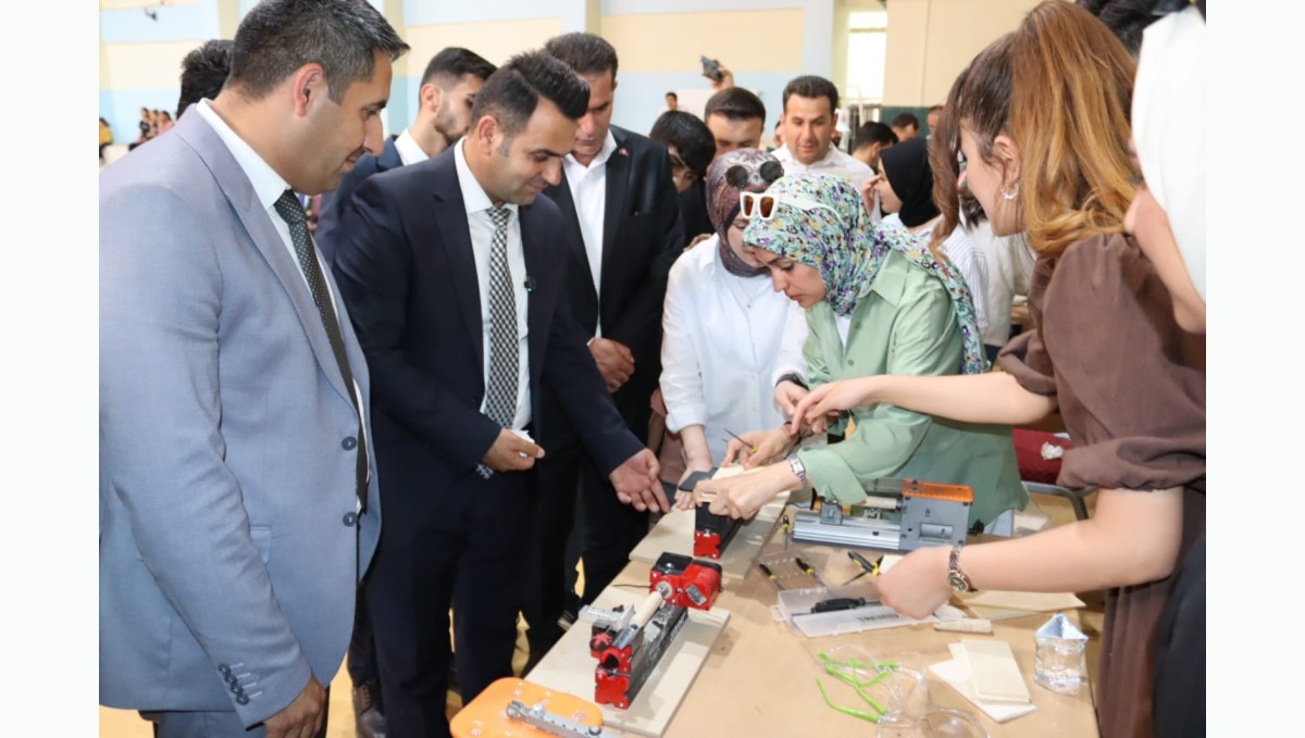 Derecik'te "Stem Makers Expo Bilim Şenliği" düzenlendi