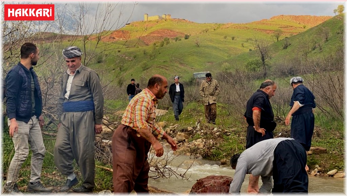 Derecik'te yağış birçok köyü susuz bıraktı