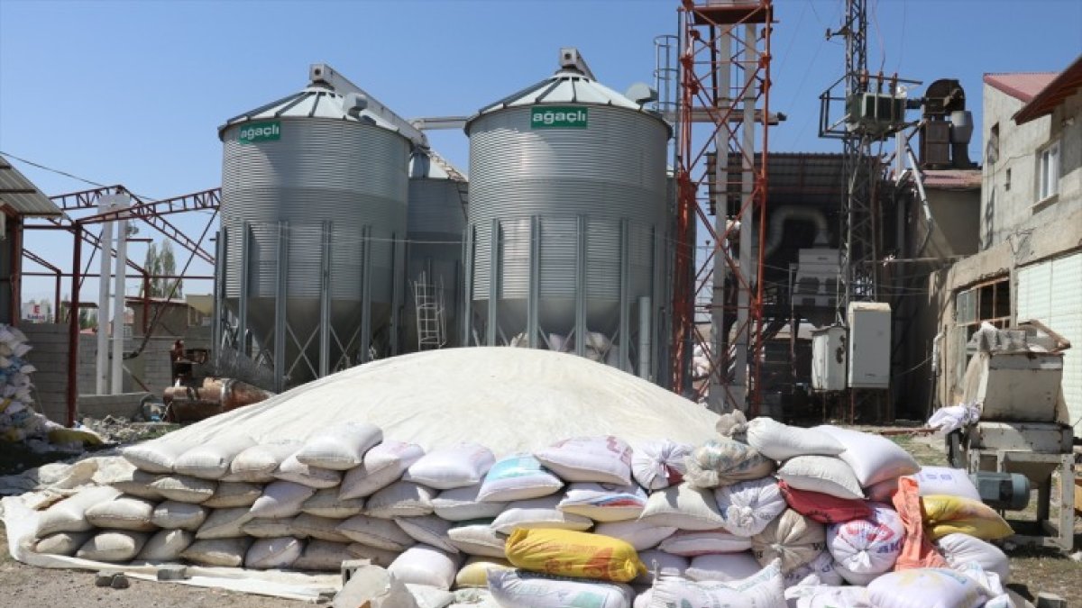 Devlet desteğiyle un değirmenini büyütüp fabrikaya dönüştüren girişimci yöre halkına hizmet veriyor