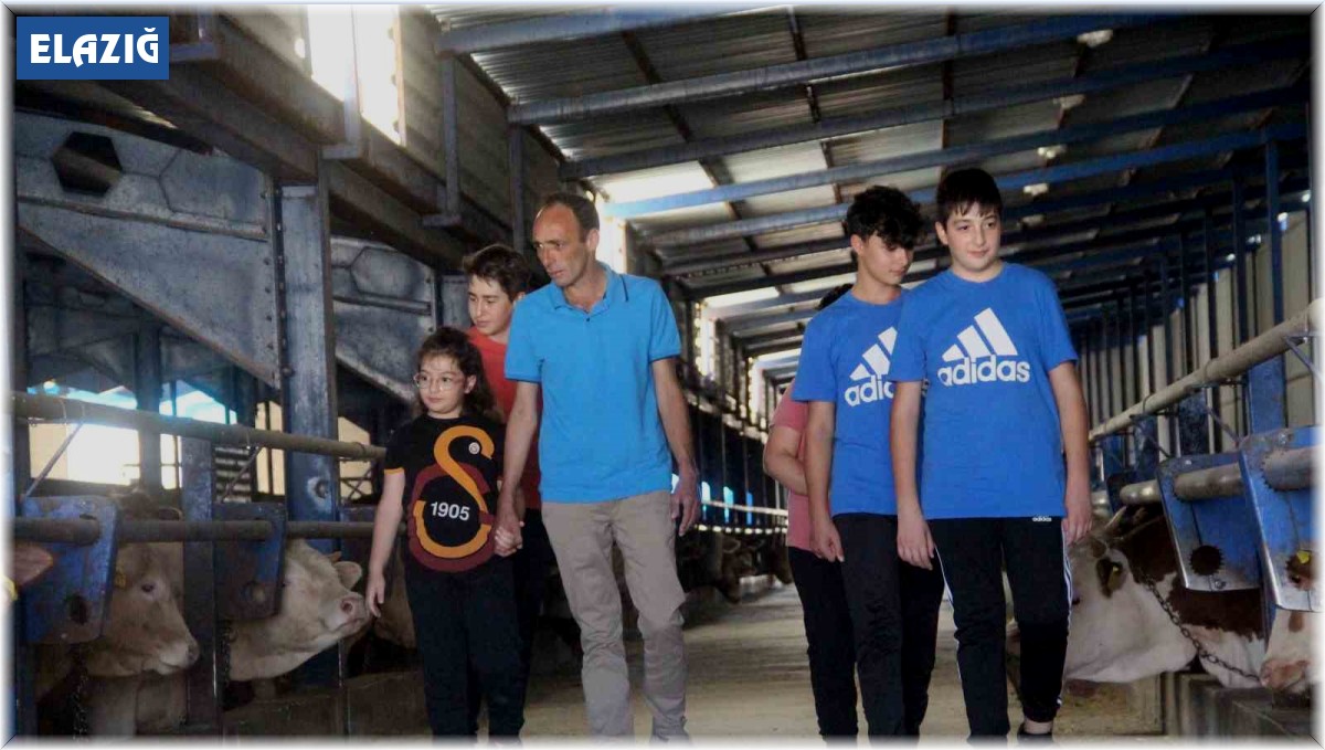 Devletten aldığı destek ile babasından kalan ahırı modern çiftliğe çevirdi