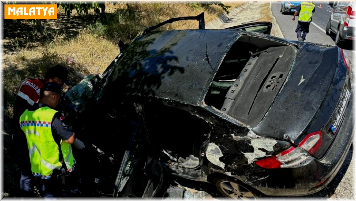 Devrilen otomobilde bulunan 3 kişi öldü, 1 ağır yaralı