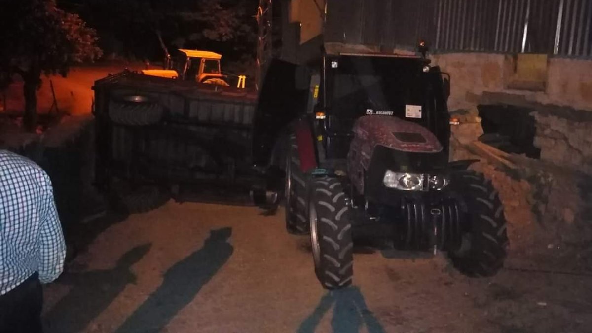 Devrilen römork duvara çaptı