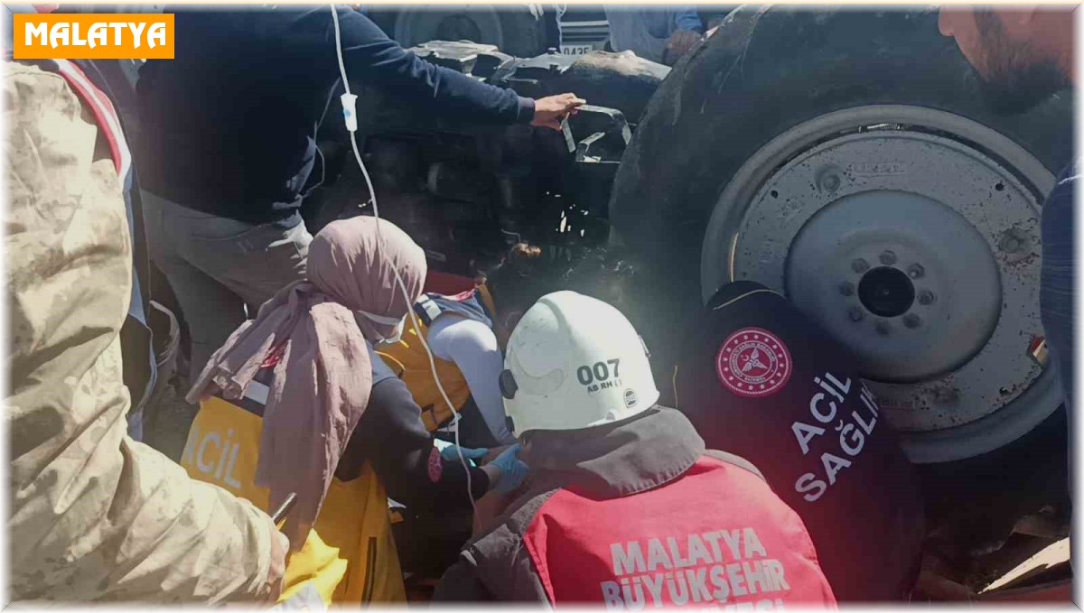 Devrilen traktörün altında kalan sürücü yaralandı