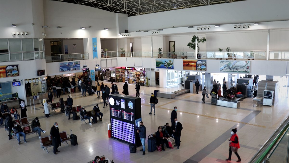 DHMİ havalimanlarındaki kiracıların 31 Ocak'a ötelenen kira bedellerinin iptal edilmesi işletmecileri sevindirdi