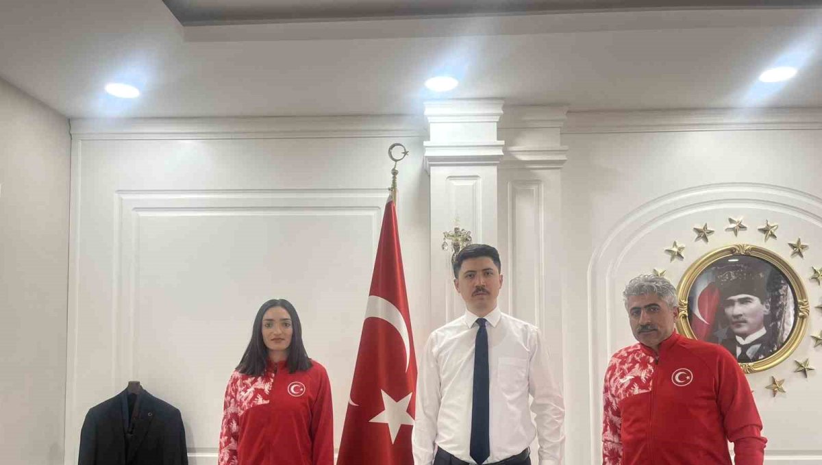 Digor Gençlik ve Spor Müdürü Bahattin İnce ve milli sporcu Tuğba Toptaş'tan, Kaymakam Kahraman'a ziyaret