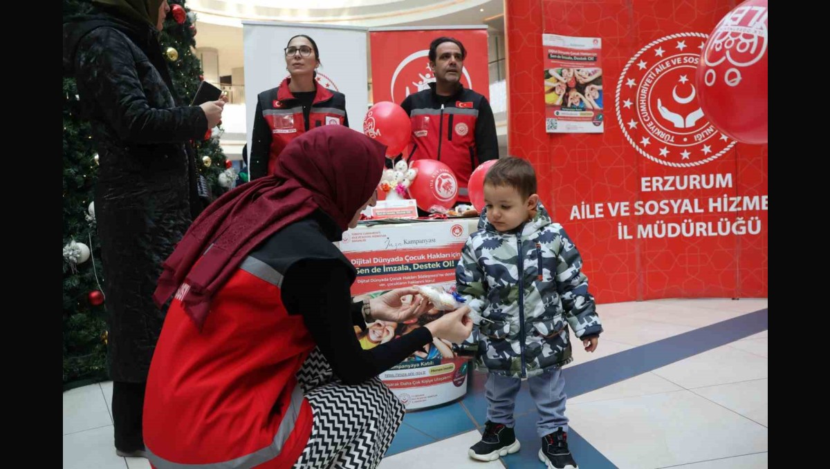Dijital dünyada çocuk haklarına destek için Erzurum'da imza kampanyası