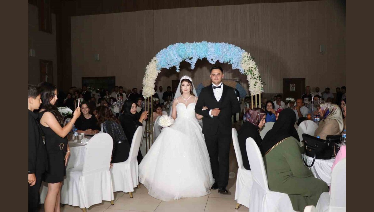 Dilan ve Ömer Çifti Oltu'da dünya evine girdi