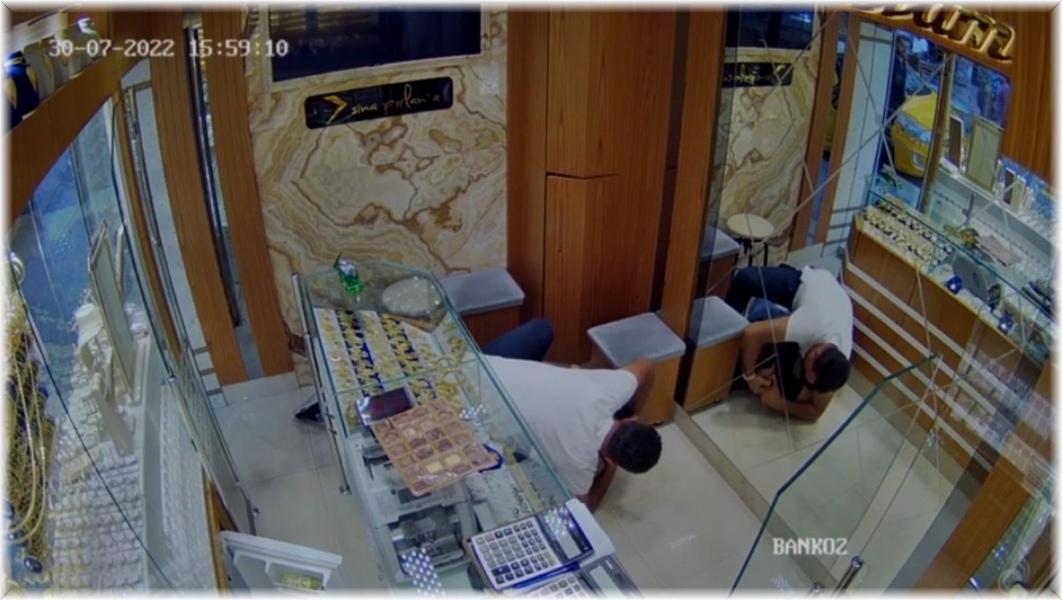 Dili boğazına kaçan vatandaşa hayati müdahale