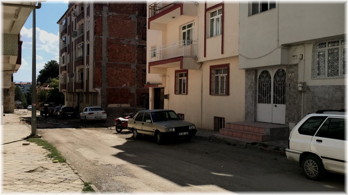 Dini nikahlı eşini vurup olay yerinden kaçtı