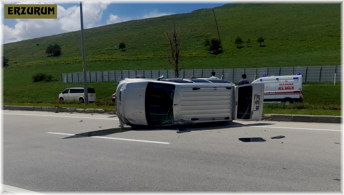 Direksiyon hakimiyetini kaybeden otomobil takla attı