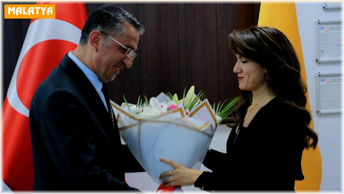 Diş Fakültesi Dekanlığında görev değişimi