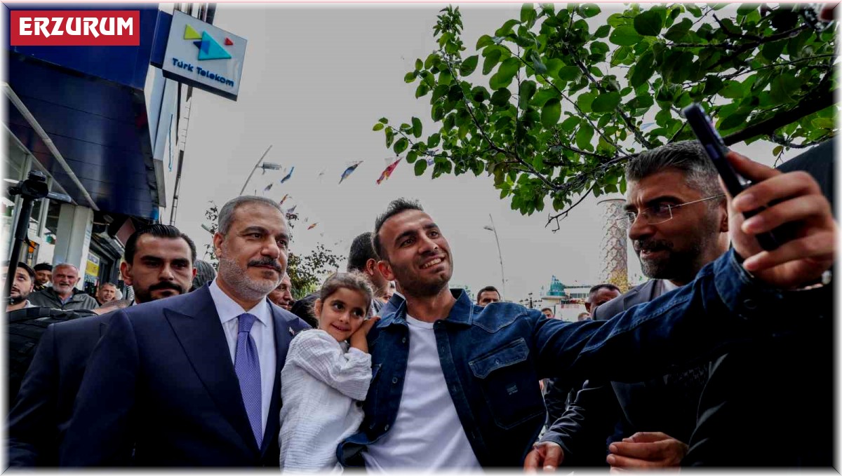 Dışişleri Bakanı Hakan Fidan, Erzurum'da esnafı ziyaret etti, STK temsilcileri ile bir araya geldi