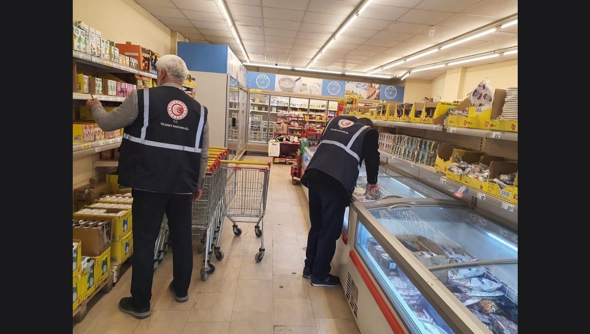Diyadin'de 10 Markette 2 Bin 50 Ürün Denetlendi