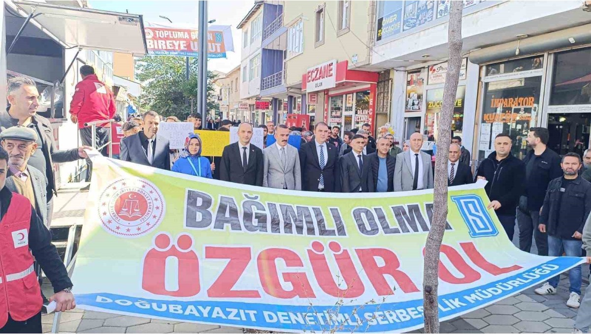 Diyadin'de Bağımlılıkla Mücadele İçin Stand ve Farkındalık Yürüyüşü