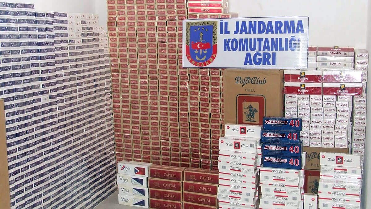 Diyadin'de Jandarmadan Kaçak Sigara Operasyonu: 4 Bin 732 Karton Ele Geçirildi
