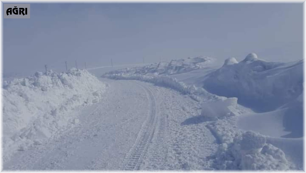 Diyadin'de karla mücadele çalışması devam ediyor